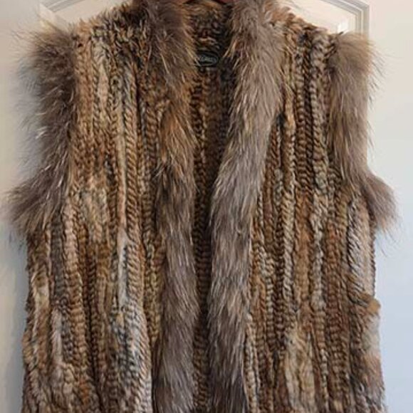 Overland Fur Vest - Picture 2 of 5